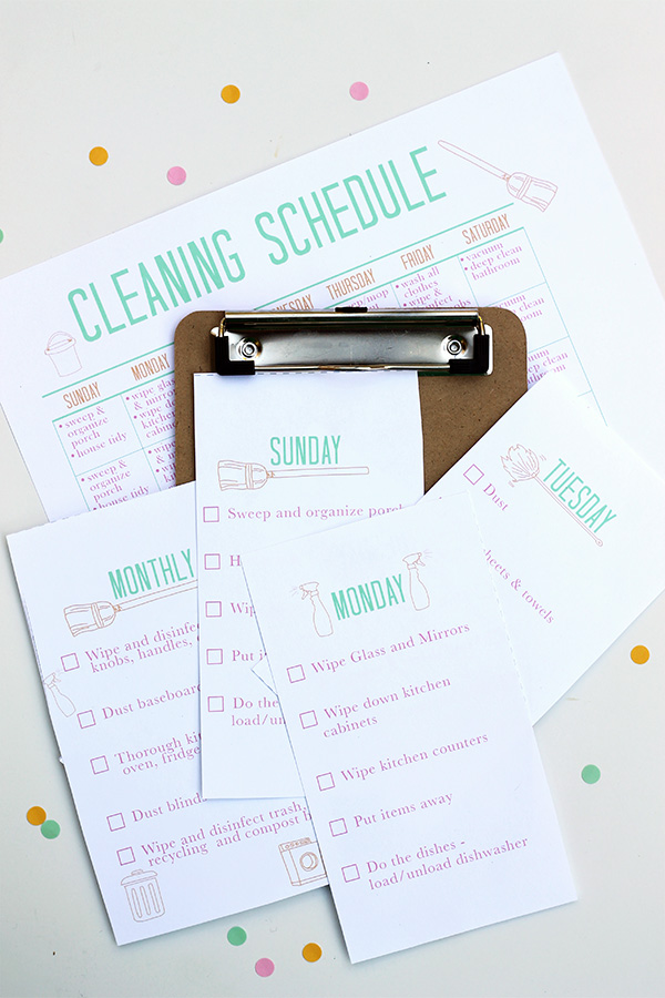 Clean and fresh, these printables have a separate page for each day of the week!