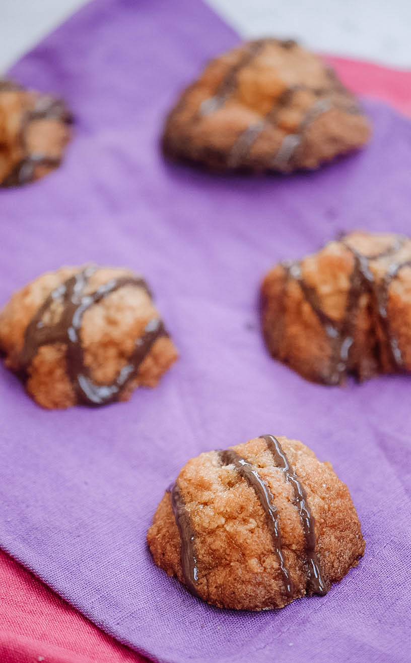 Chocolate Drizzled Macaroons